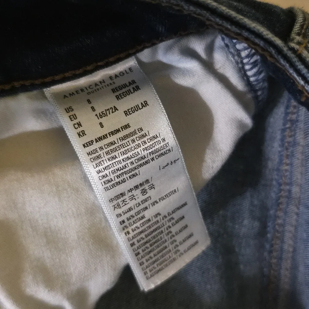 New American Eagle Outfitters High Rise Skinny Jeans with Distressed Details - Picture 3 of 4